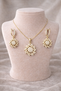 Heeriye Pendant Set