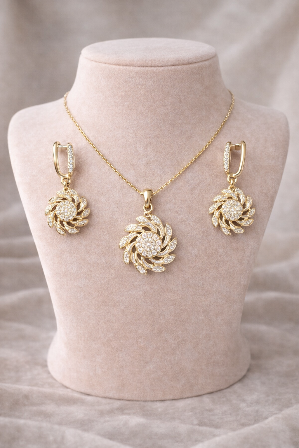 Heeriye Pendant Set