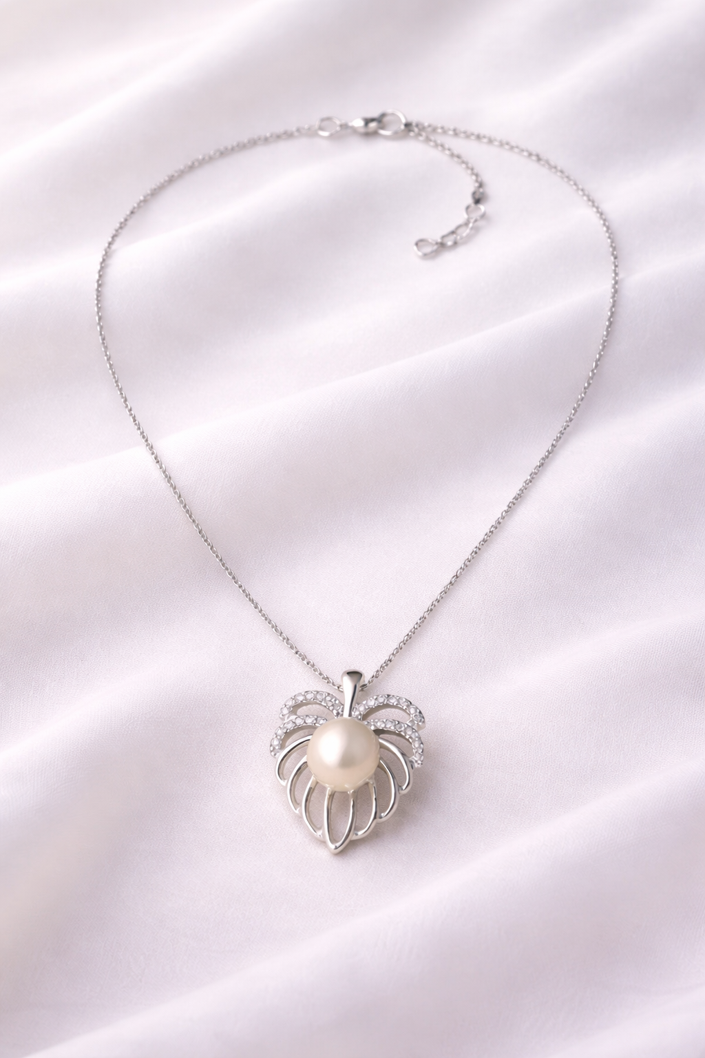 Flora Pearl Pendant