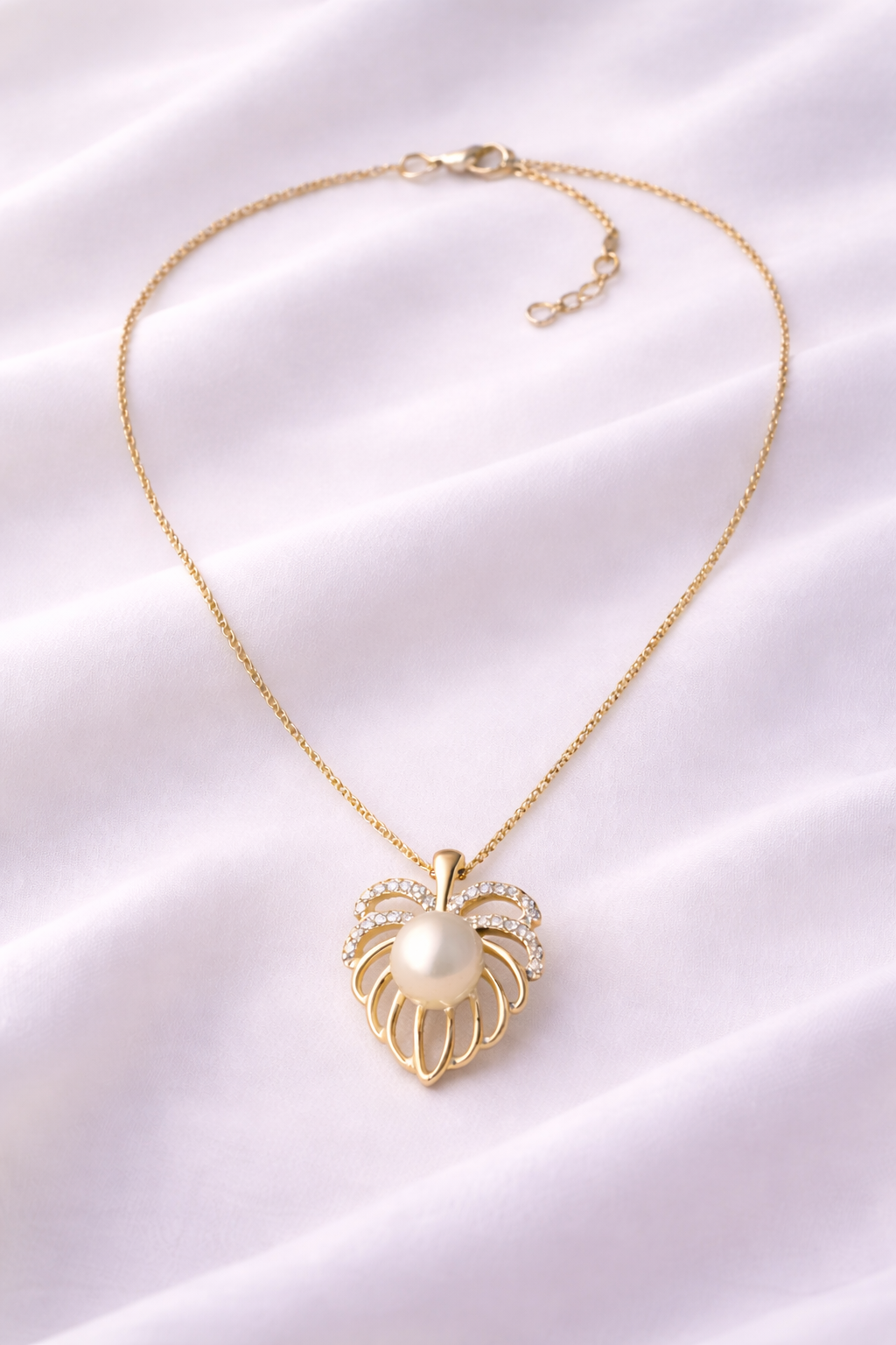 Flora Pearl Pendant