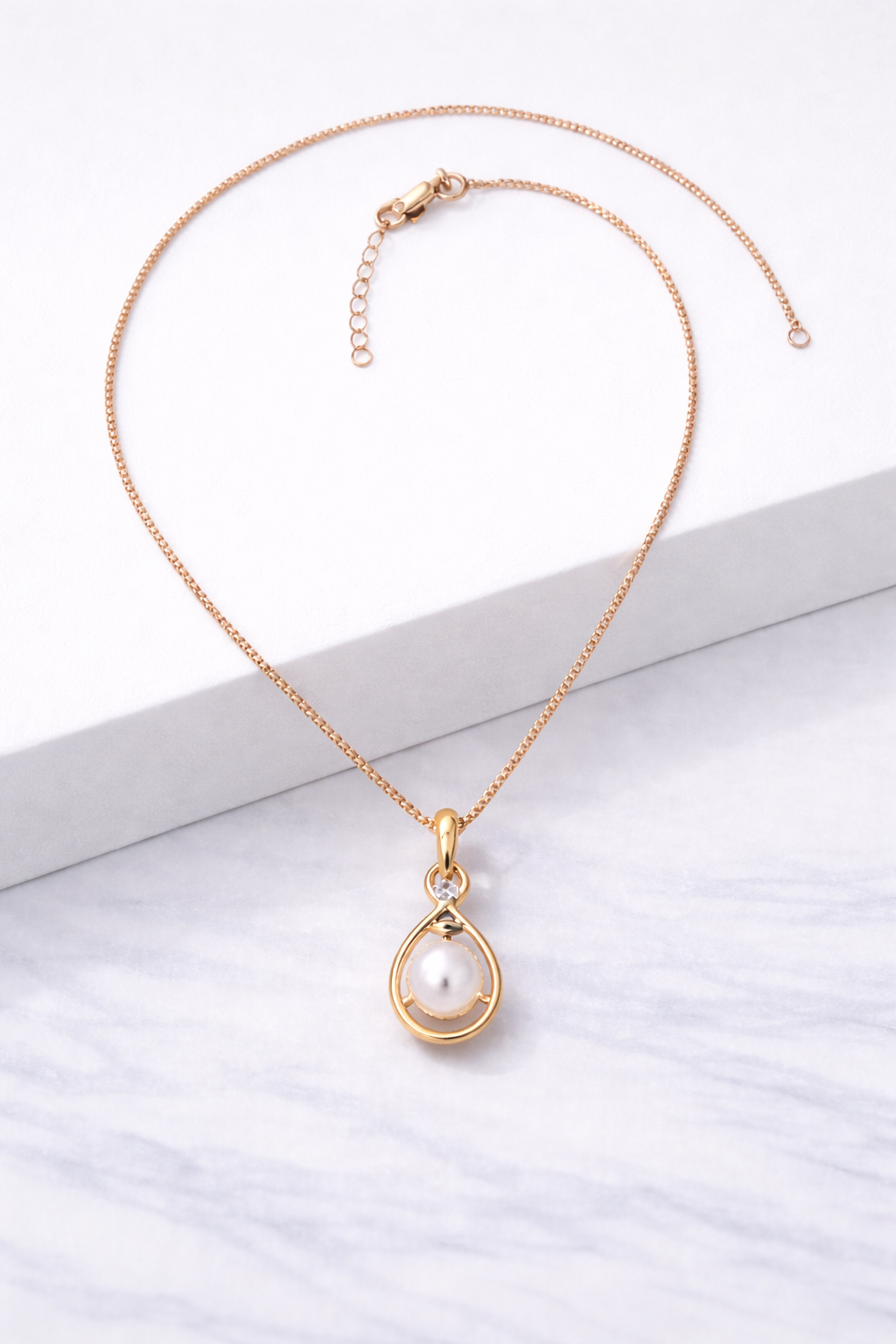 Raindrop Pearl Pendant
