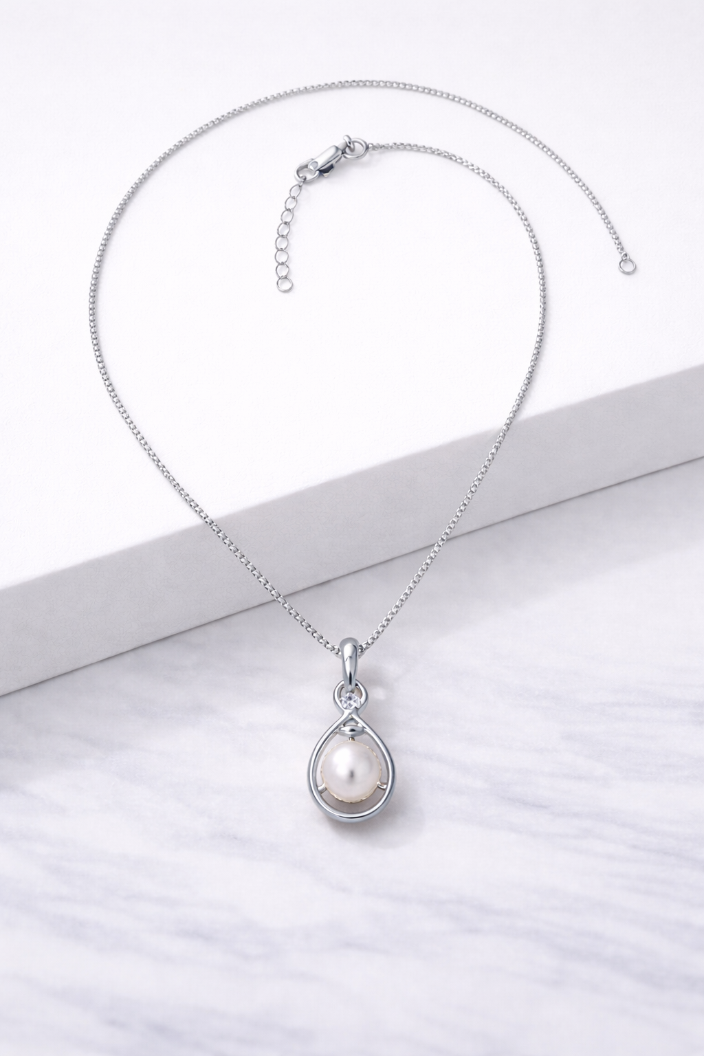 Raindrop Pearl Pendant