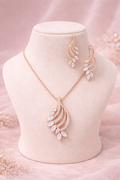 Noor Pendant Set