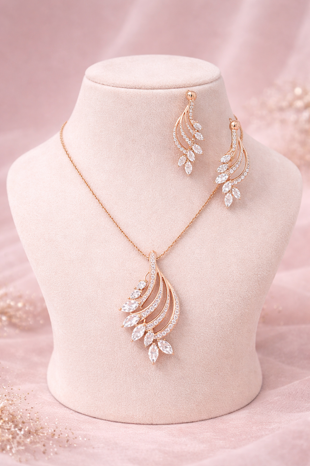 Noor Pendant Set
