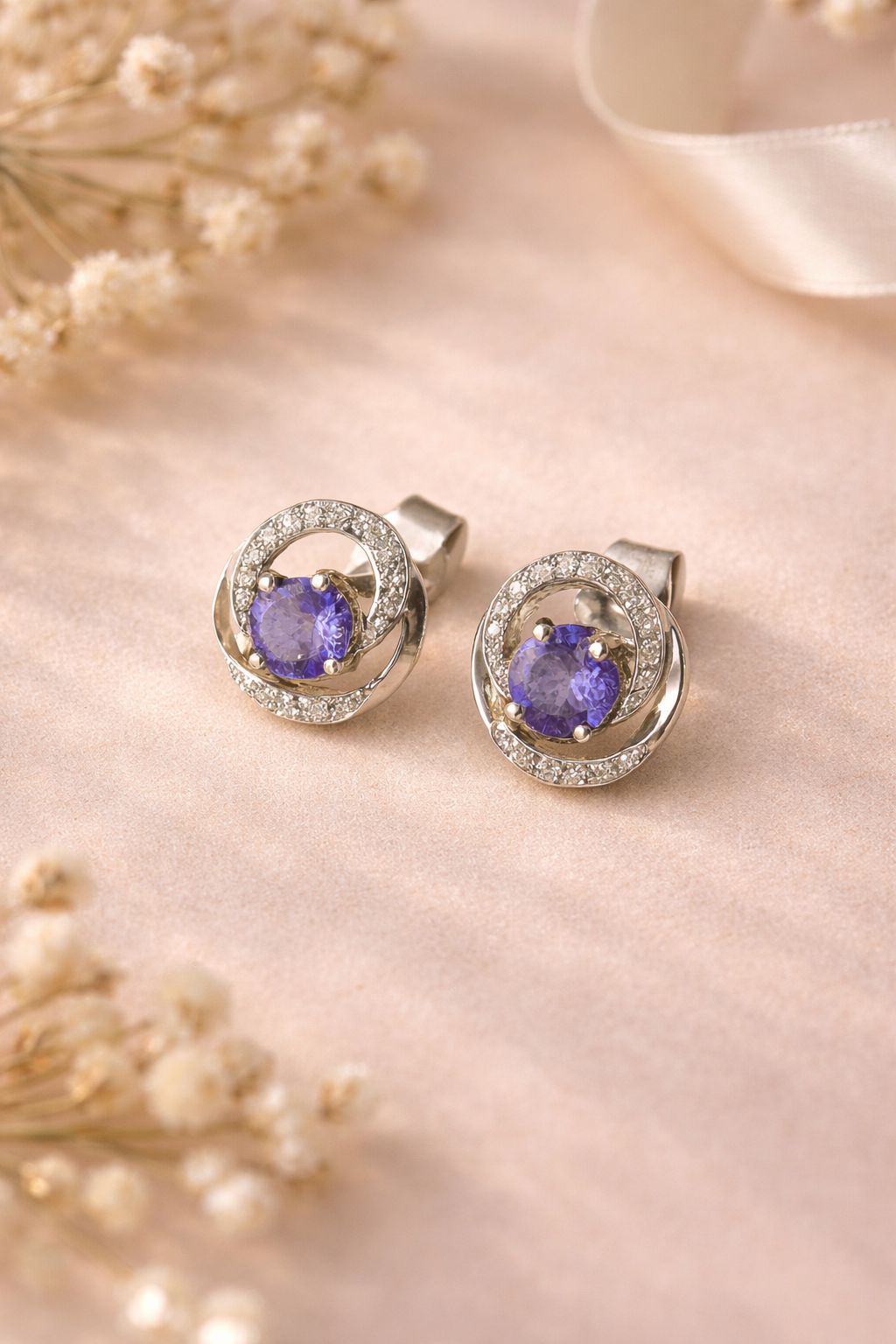Curve Studs