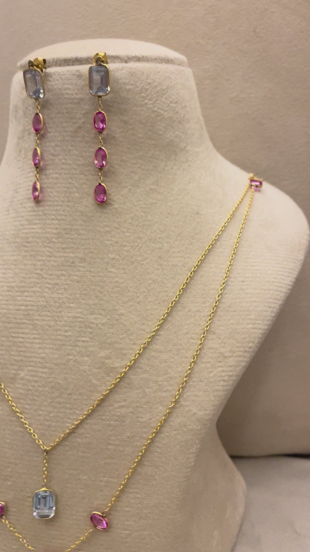 Double-Layered Pendant with Drop Earrings