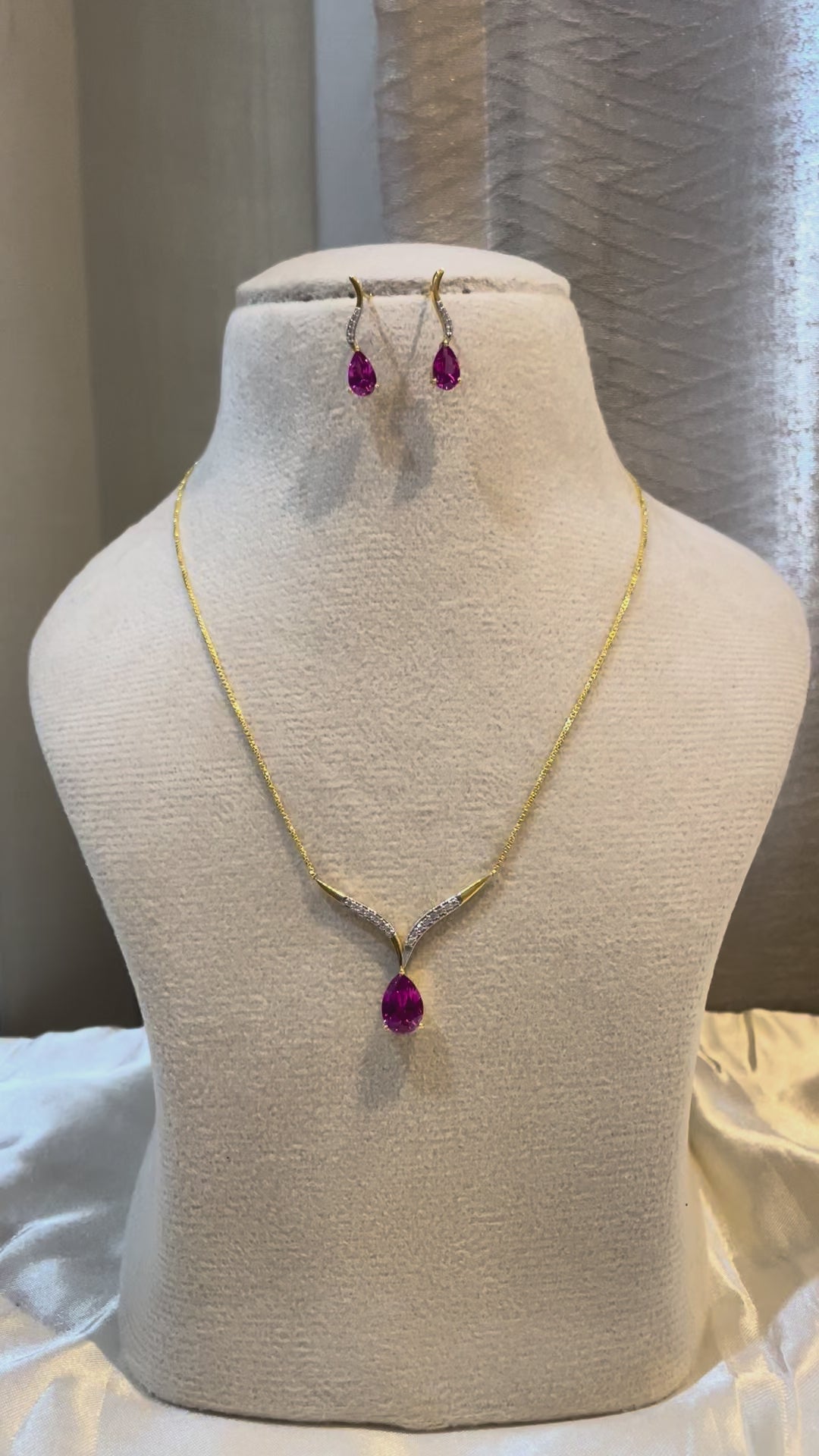 Royal Charm Pendant Set