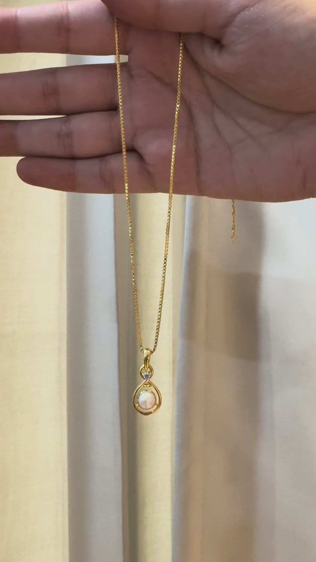 Raindrop Pearl Pendant